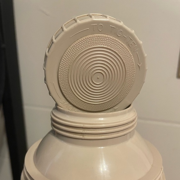 Vintage Thermos - Picture 5 of 8